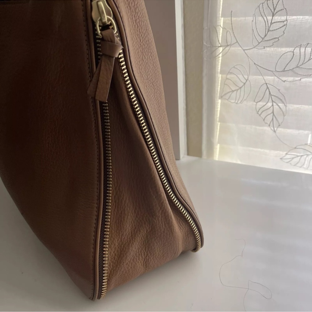 Tory Burch Robinson Expandable Hobo and Wallet - Picture 15 of 16